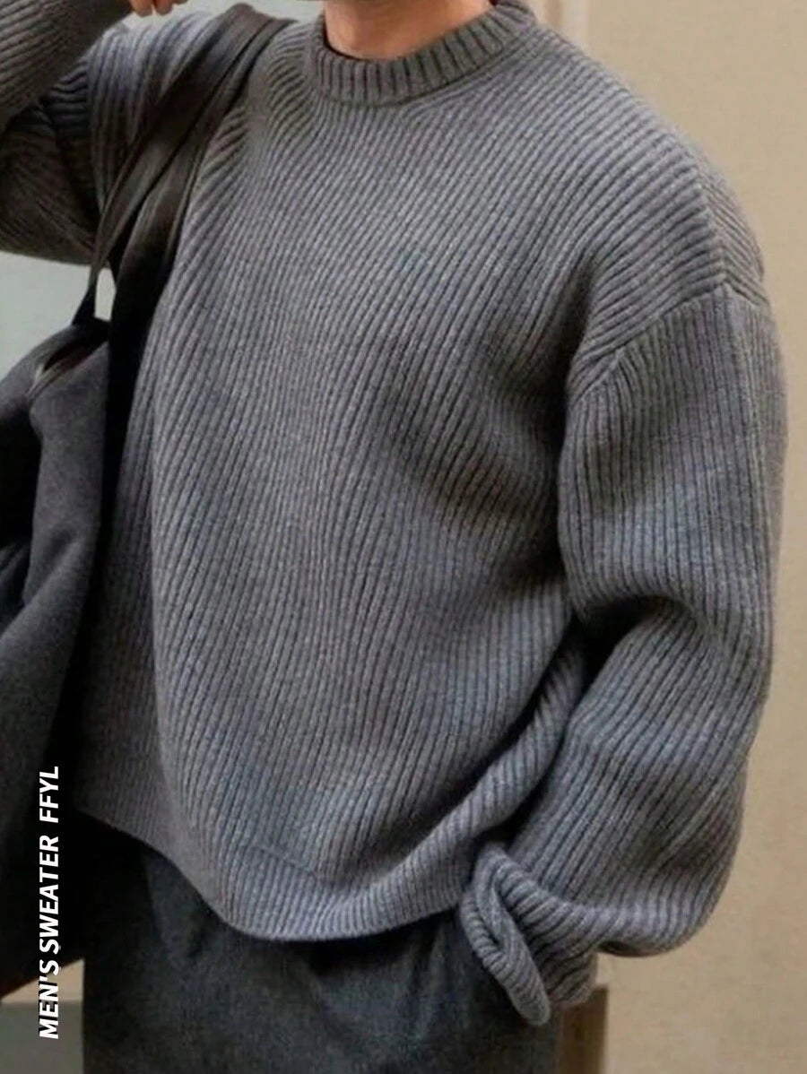 Men's crew neck relaxed-fit pullover — detail view
