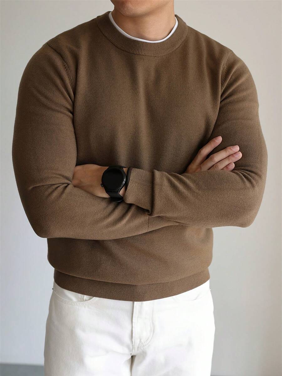 Men's crew neck slim-fit sweater in brown