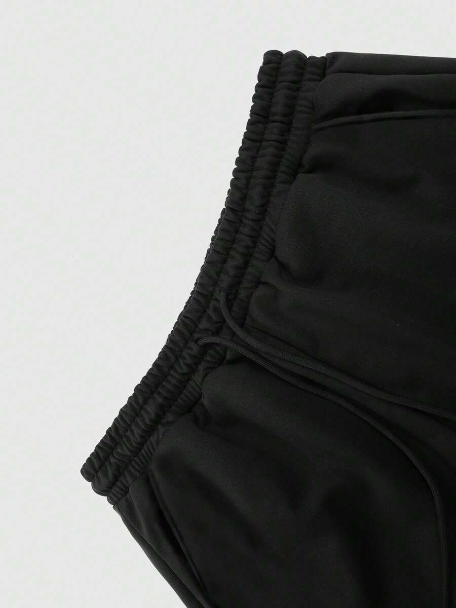 Men's straight-leg relaxed-fit sweatpants — detail view