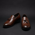 Men's tassel leather driving moccasins in brown