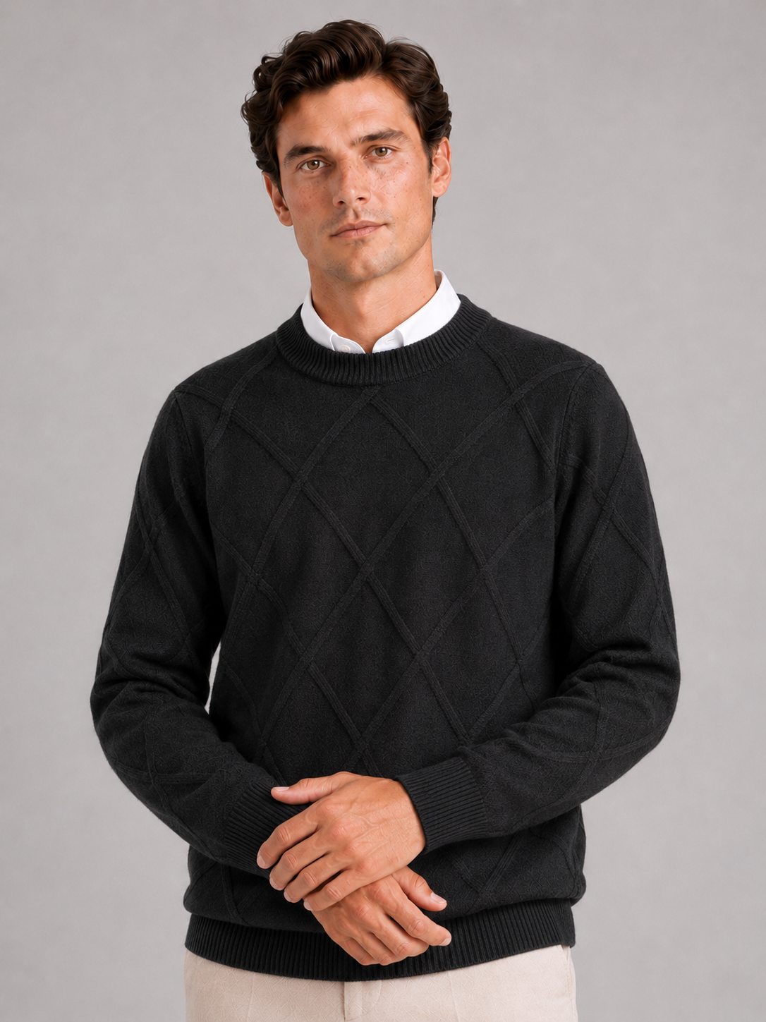 Men's cable-knit crew neck pullover in black — additional view