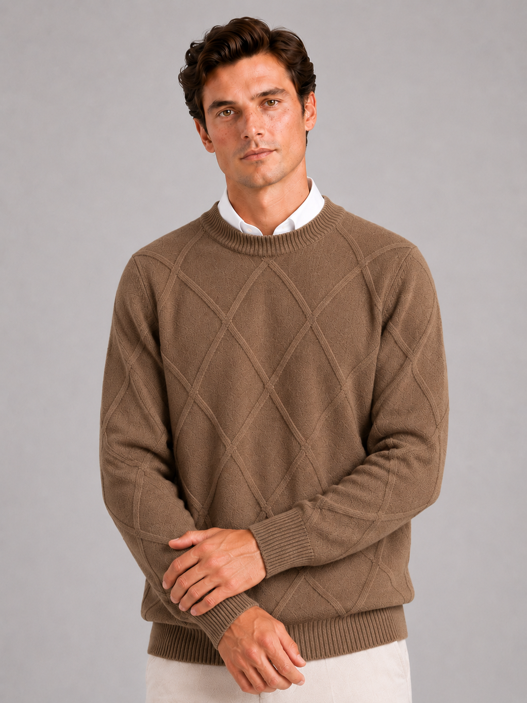 Men's cable-knit crew neck pullover in brown — additional view