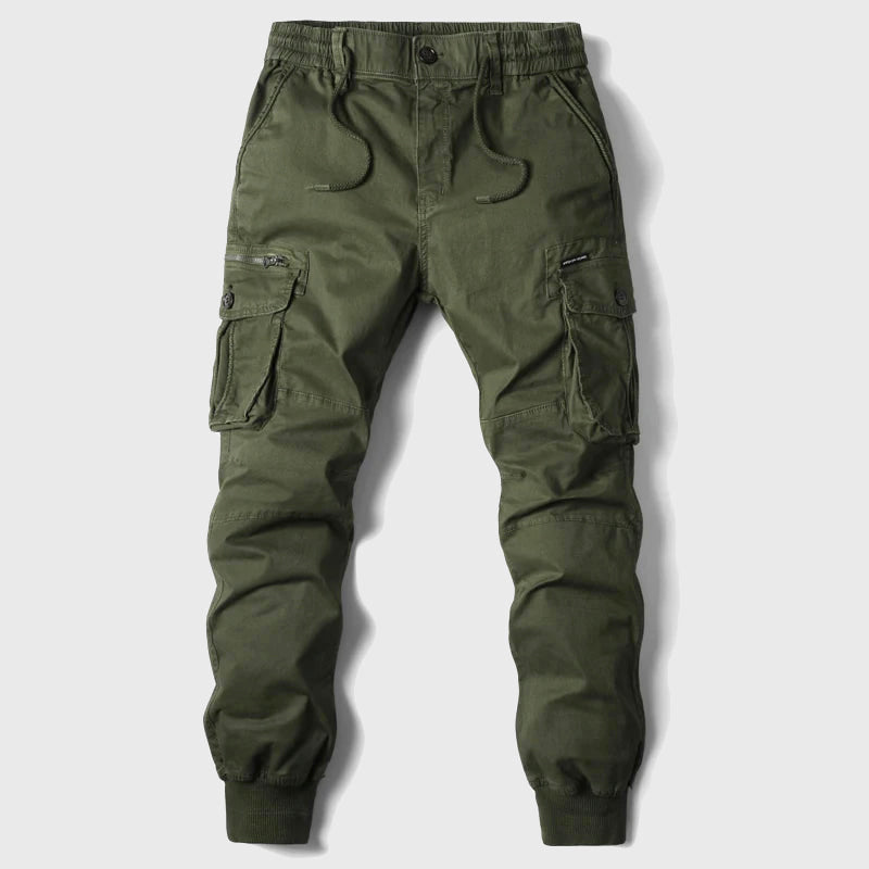 Men's relaxed-fit cargo pants in green — detail view