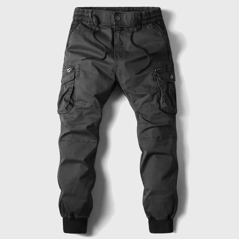 Men's relaxed-fit cargo pants in black