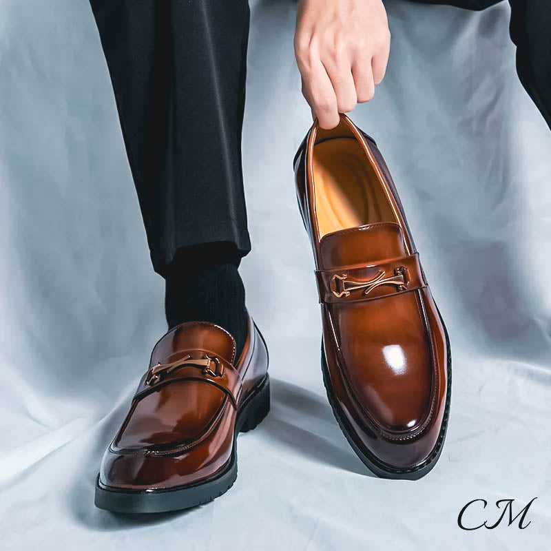Men's slip-on classic loafers in brown