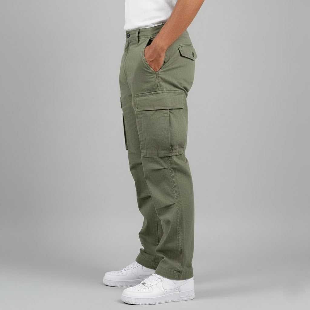 Men's relaxed-fit cargo pants — additional view