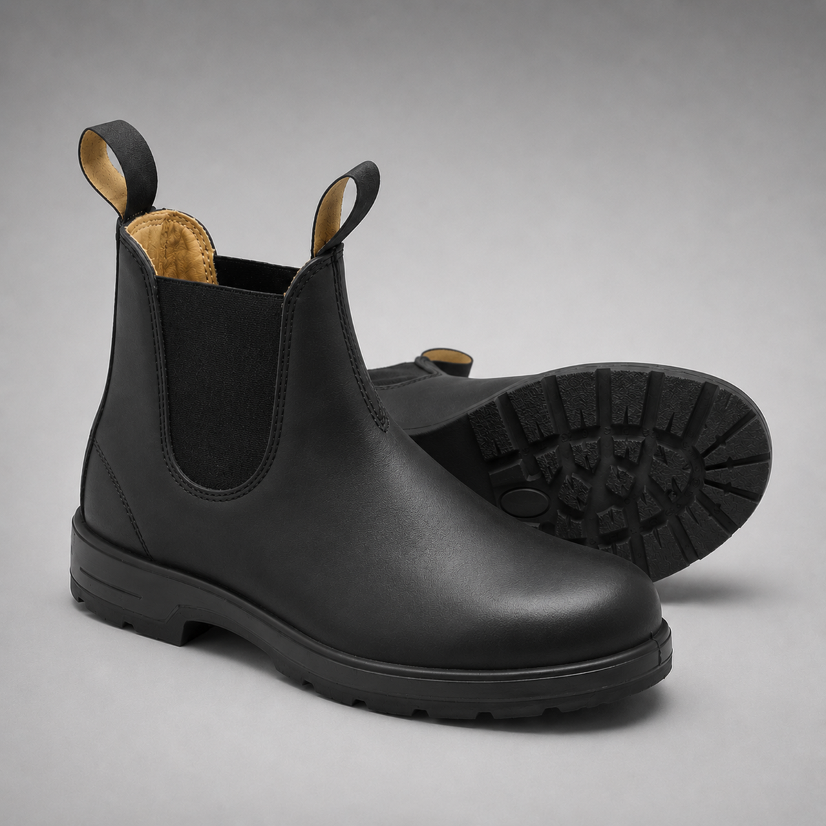 Men's slip-on chelsea boots in black