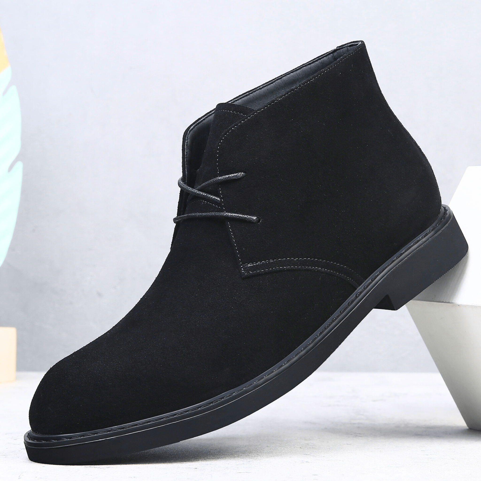 Men's suede chukka boots in carbon — additional view