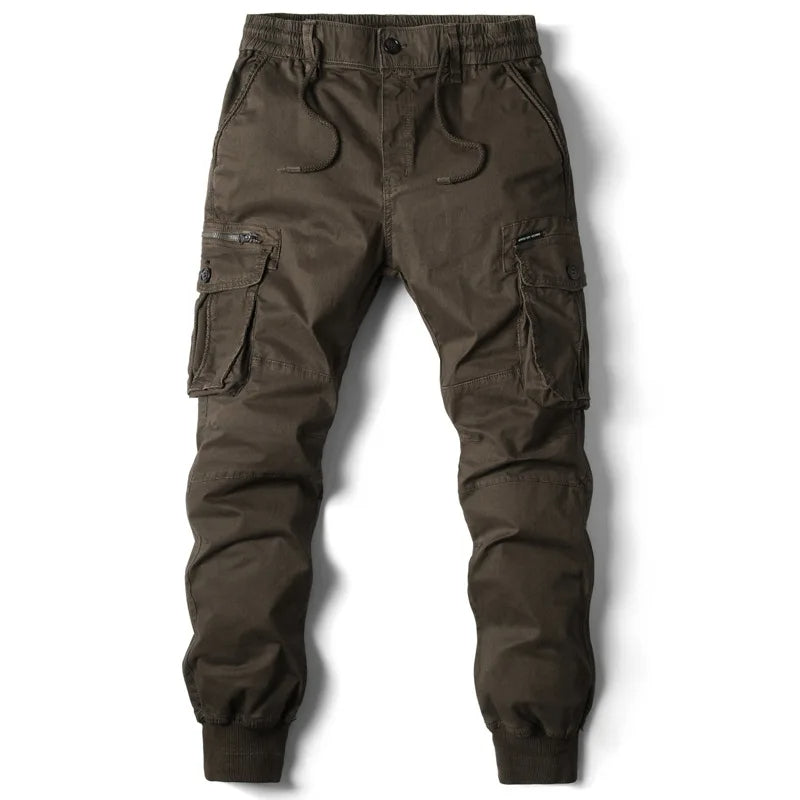 Men's cargo pocket joggers in brown — detail view