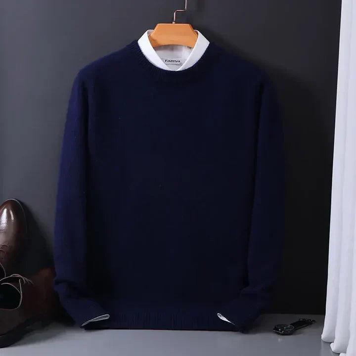 Men's crew neck pullover in navy blue — detail view