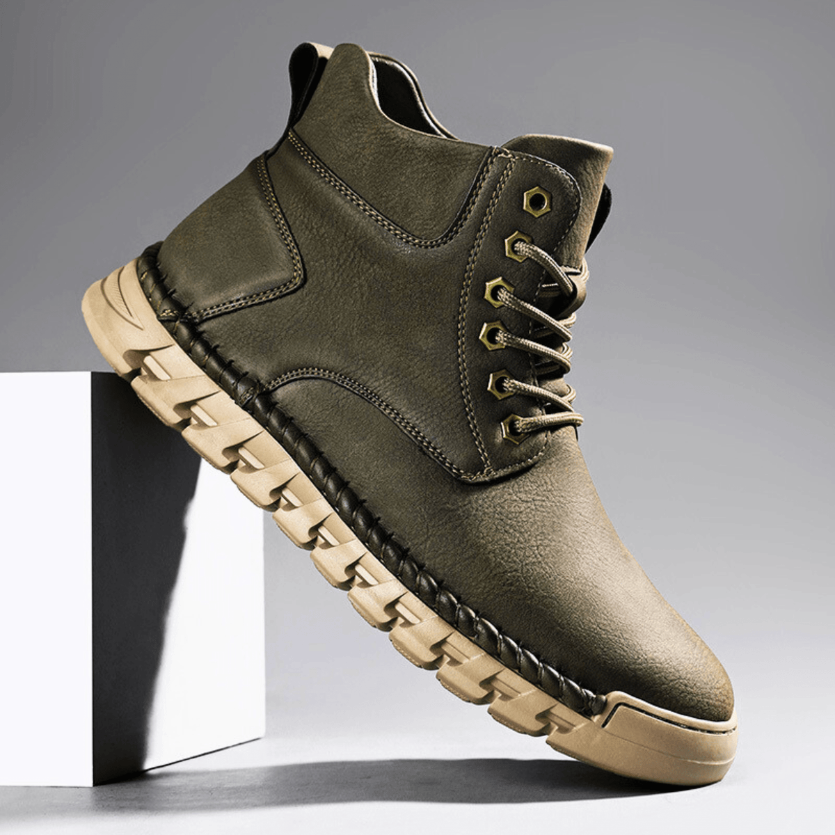 Men's leather chelsea boots in olive — alternate view